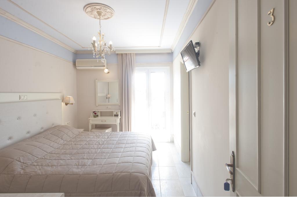 Tina'S House Aparthotel Pylos Bagian luar foto