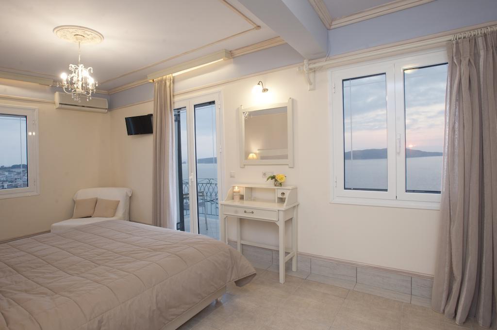 Tina'S House Aparthotel Pylos Ruang foto