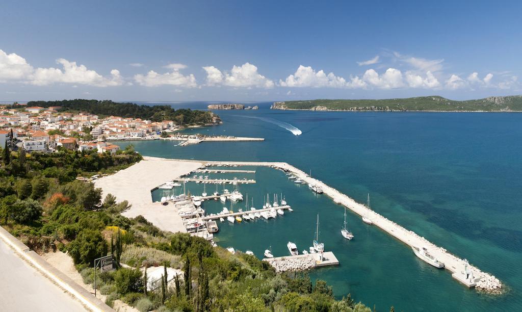 Tina'S House Aparthotel Pylos Bagian luar foto